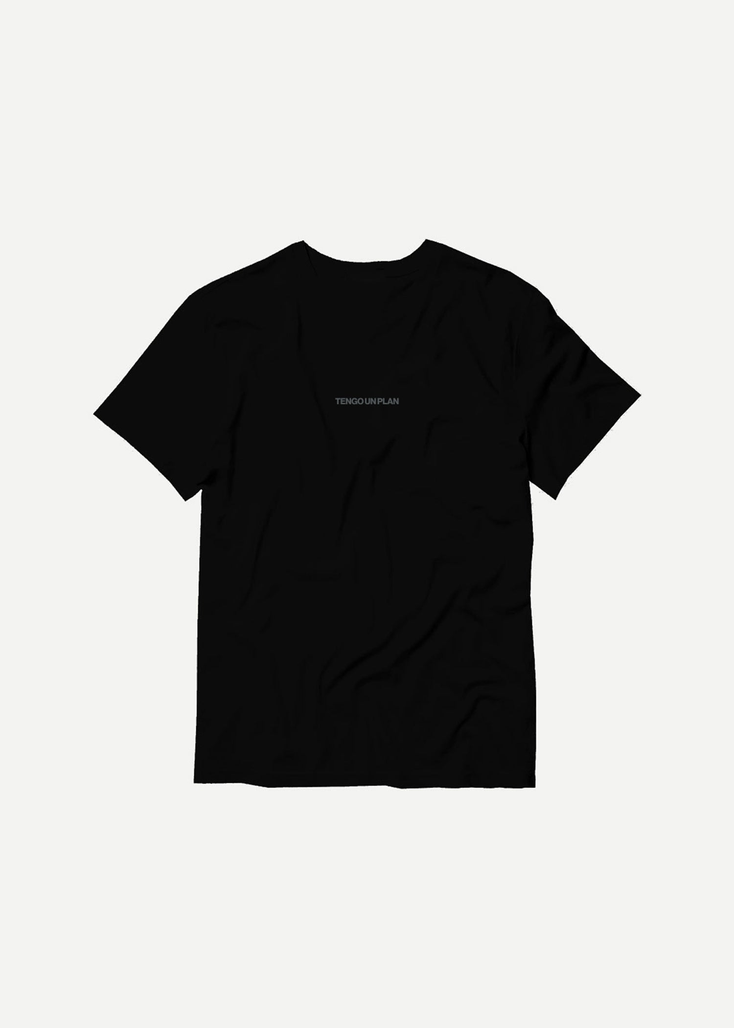 camiseta-tengo-un-plan-color-negro-mensaje-en-espalda-por-minimalism-brand